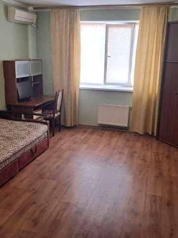 Сдам 1-но комн. квартиру  Малиновского на улице Скворцова в новом доме.