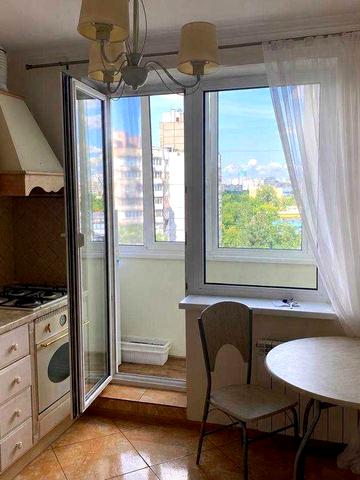 Продаж 4-к кв. 100 м²  м. Харківська вул. Братства Тарасівців БЕЗ КОМІСІЇ