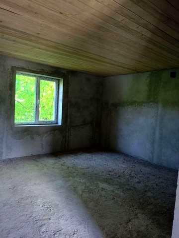 Продається 1 кімнатна  квартира в місті Кам'янець-Подільський, неподалік  парку.
