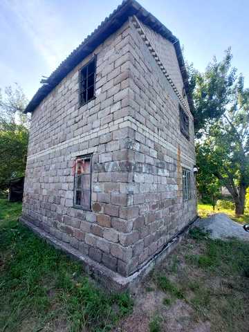Дача в сосновому лісі