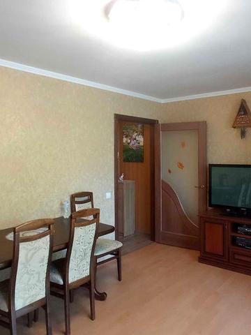 Продам гарну двокімнатну  квартиру в смт. Вапнярка