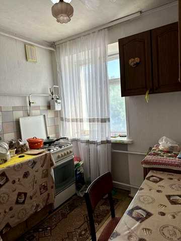 Продаж  1 квартиру центр міста