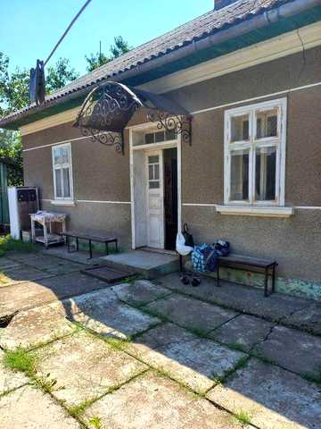 Продам цегляний будинок