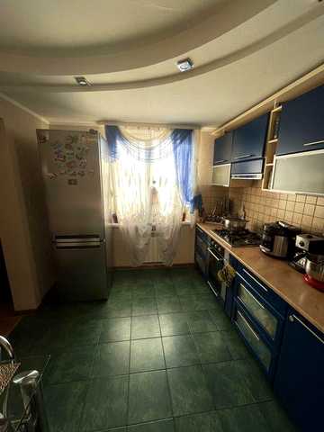 Продам квартиру м.Охтирка