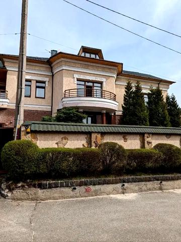 Павла Загребельного вул. (Миколи Раєвського), 8