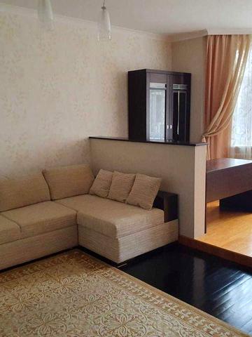 Оренда однокімнатної квартири вул. Коновальця 32Б