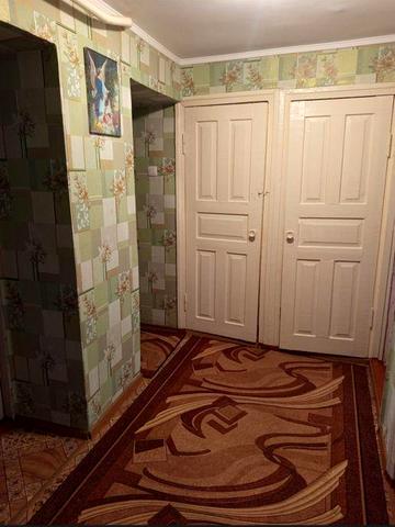 Продам 3 - кімнатну квартиру в тихому районі.