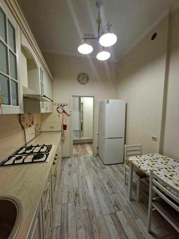 Сдам приличную 2-хкомнатную квартиру в центре города ул.Б.Арнаутская /В,Черновола
