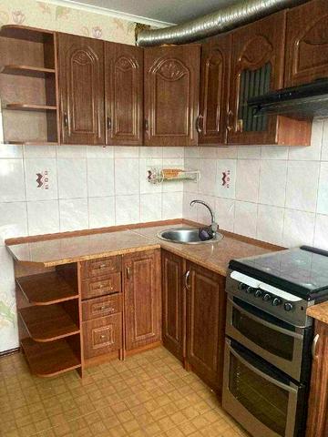 Продам 2-кімнатну квартиру по вул. В.Кияна