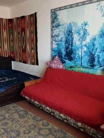 Продам 1 кімнатну квартиру,початок  вул.  Крут