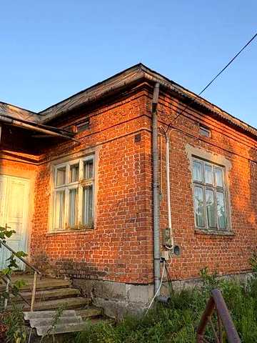 Цегляний будинок в місті Бурштин