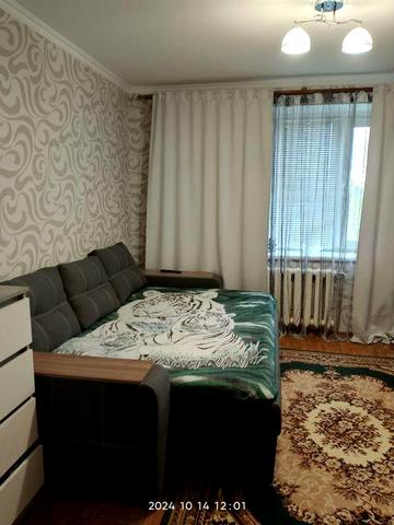 Продам двохкімнатну квартиру.