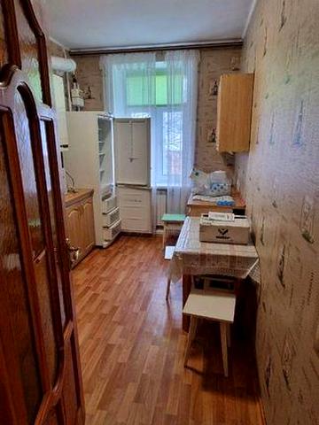 Здам в оренду 3х к. кв. в центрі міста Коростишів.