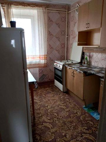 Продам 3 к.кв.під кап.ремонт на 3 мік.