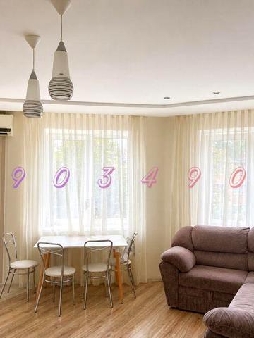 Центр! Третій поверх, світло не вимикають! Новобудова!