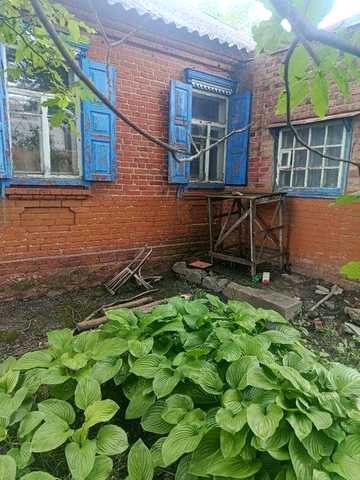 Продам/сдам  дiм будинок з гаражом в с.Садки поряд з Кременчуком