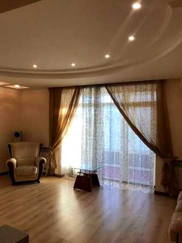 Продам  3-х.ком.квартиру по ул.Рабочей 148.