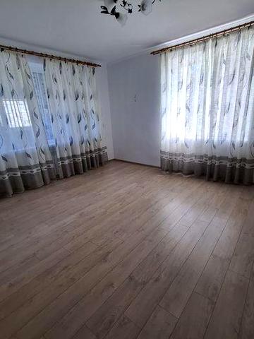 ПРОДАЖ 3-кімнатної квартири в селищі Лопатин  Шептицький р-н
