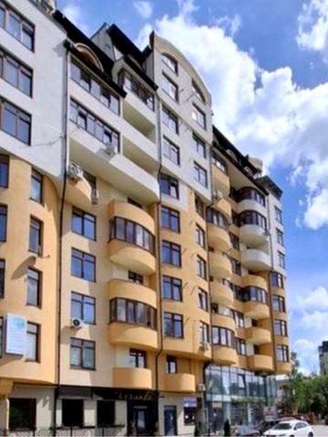 Продається квартира в центрі Трускавця, по вул. Роксолани — 126,7 м², перепланована на 3 окремі квартири! ЖК Галицький двір