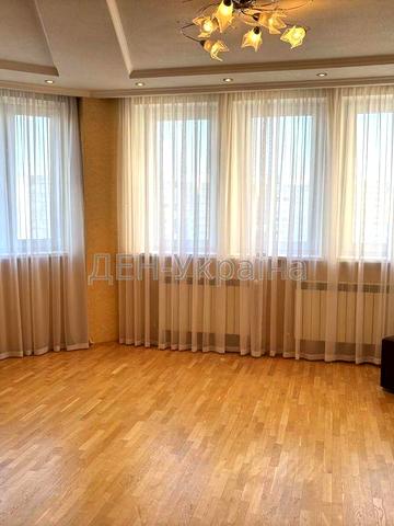 Академмістечко. 3 кімнатна квартира на пр. Палладіна 18/30