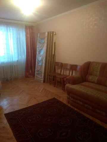 Сдам 3 комнатную квартиру на Салтовке, по пр. Тракторостроителей , 607 м-н.все раздельное