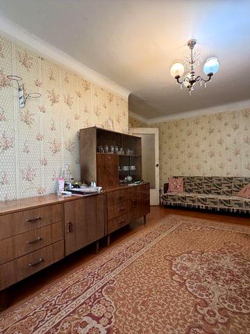 Оренда квартири на Виставці 3 к + зал