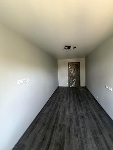 None 32000 USD