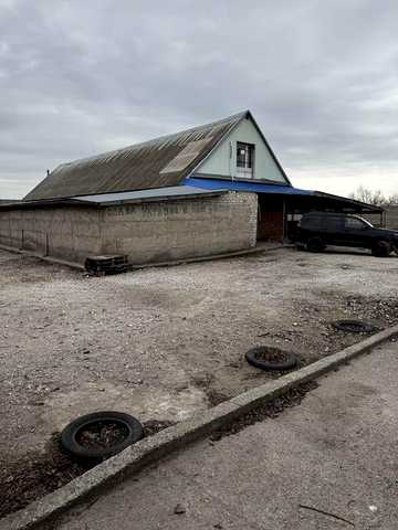Срочно продам двух поверхова будівля  з усіма зручнастями для проживаня