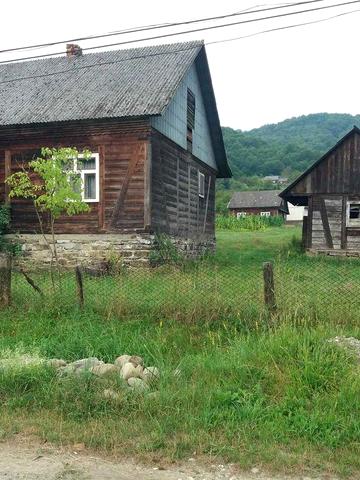 Продається будинок центр с. Водиця. Можна Сертефікат.