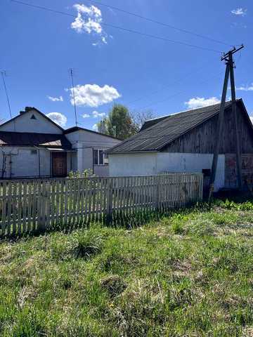 Продається  половина цегляного будинку з можливістю викупу всього будинку!