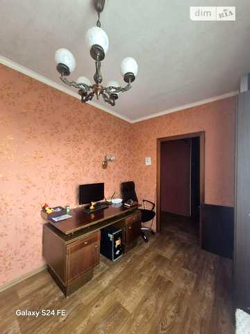 Продаж 3к Квартира Героїв Крут (Комсомольська) вулиця