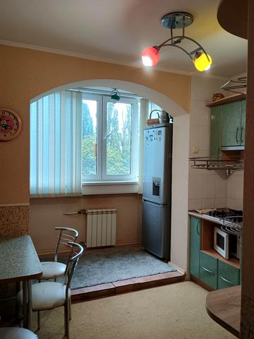 Перемоги просп., 62б