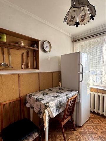 Оренда трикімнатної квартири , в центрі.