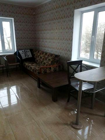 Сдам дом на два отдельных выхода. В центре Киева. Татарка. ул. Отто Шмидта 22/26. Тихое зеленое место вдали от всех.