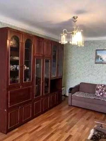Продам 2 комнатную в конце пр. Слобожанский (газеты «Правда») на ул. Магдалиновская
