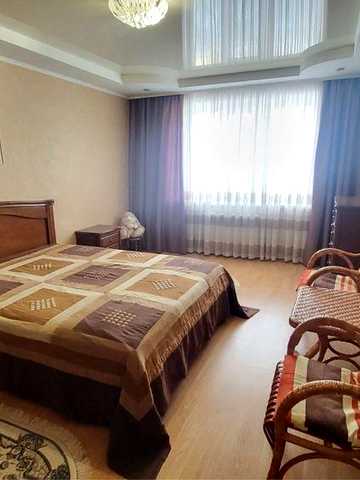 Продам 2х кімн кв, автономне опалення, вул. Грушевського!