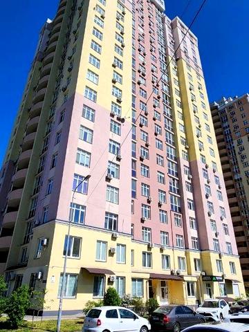 Гната Хоткевича вул. (Червоногвардійська), 8