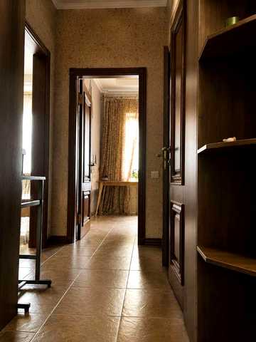Простора 3-кімнатна квартира (96 м²) з ремонтом, автономкою та огородом