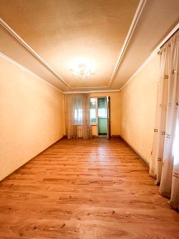 3-кімнатна в центрі Снятина з євроремонтом на першому поверсі