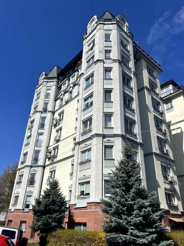Довгострокова оренда 4-кімнтноі квартири вул. Пріорська 10.