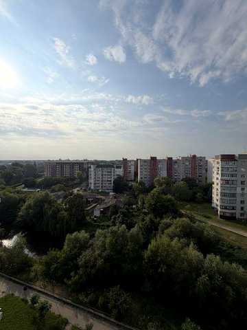 Продам двокімнатну квартиру Перемоги 119А