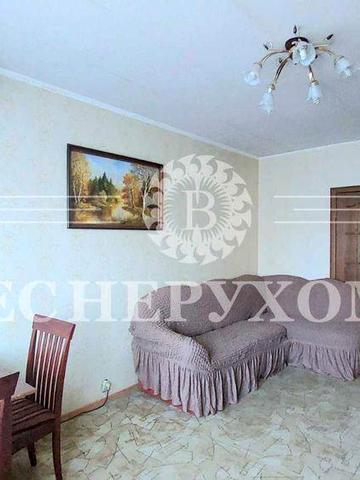 Продаж  3-кімнатна квартира "заходь і живи" на вул. Сержа Лифаря, 5