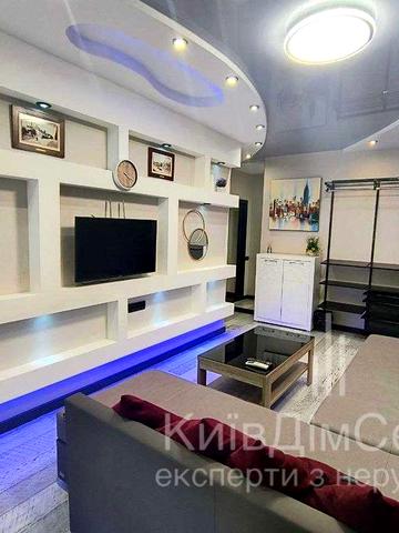 Продам 2кімнатну квартиру Госпітальна 2 Центр Печерський Палац Спорту Кловська