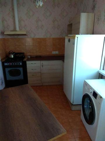Здам частину будинку, в р-н Алмазний. За все 8000 грн. Власник.
