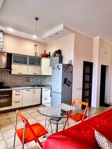 2 кім пр. Берестейський 96, м. Нивки  Святошино  можна  з тваринами