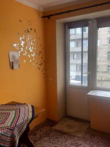 Продається квартира( малосімейка) в Ужгород