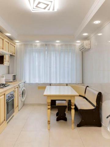 Продаж 3 к кв  Центр Метро Університет Саксаганського 88