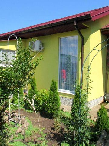 Здається гарний НОВИЙ будинок з ремонтом провулок Полянський