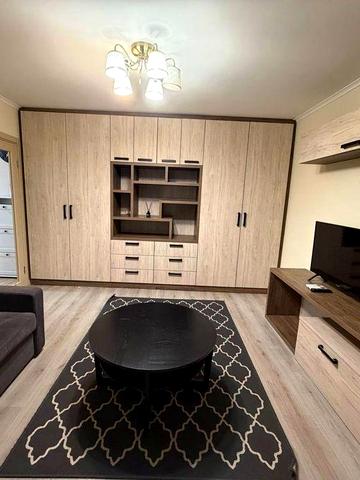 Саксаганського 45, 2 кім.кв. 60 м2,5 поверх, 700$