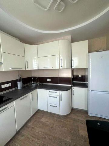 Здам 3 кімн.квартиру на Олексіївці, пр.Перемоги,54Б. 8/9